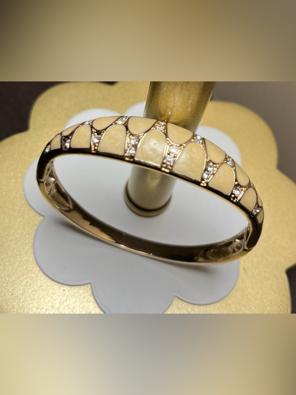 Avon/NRT Gold-Tone Cream Enamel stretchy Bangle with rhinestones Accents
